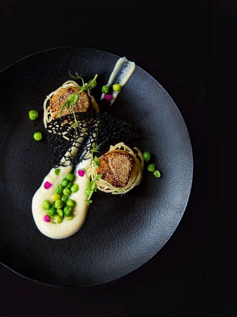 Exploring the Artistic Side of Cooking: Imagination in Plating Techniques