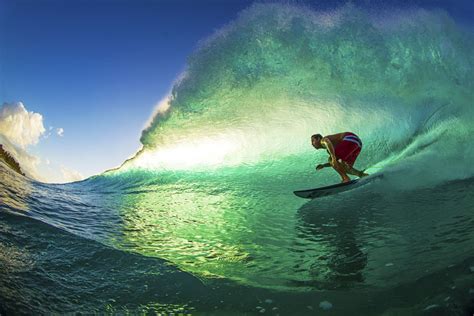 Exploring the Captivating Realm of Surfing