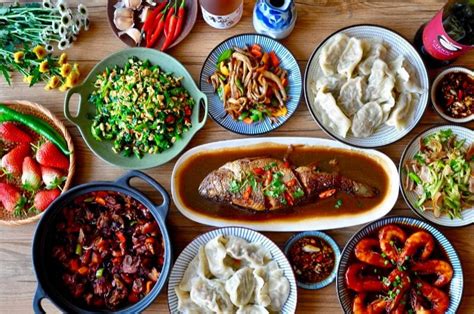 Exploring the Cultural Significance of Dining in China