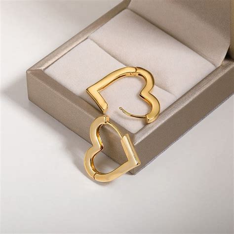 Exploring the Enduring Appeal and Timelessness of the Shimmering Golden Ribbon in Fashion Trends