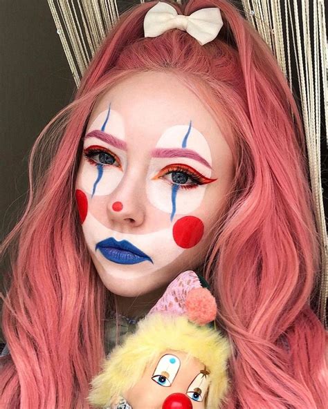 Exploring the Intricacies of Clown Makeup