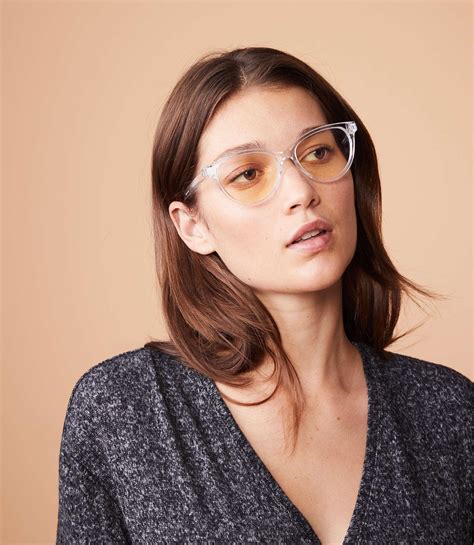 Exploring the Latest Trends in Eyewear Fashion