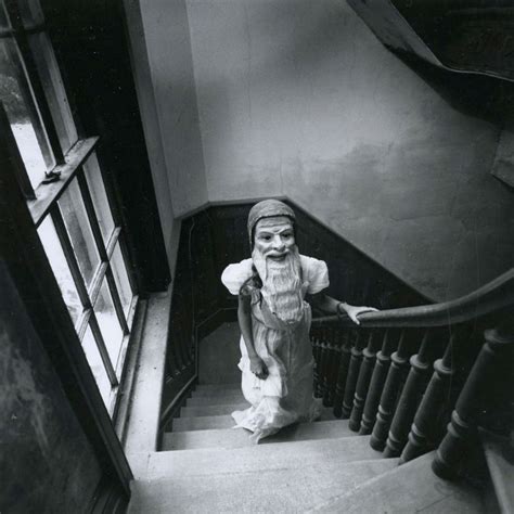 Exploring the Link Between Childhood Memories and Terrifying House Nightmares