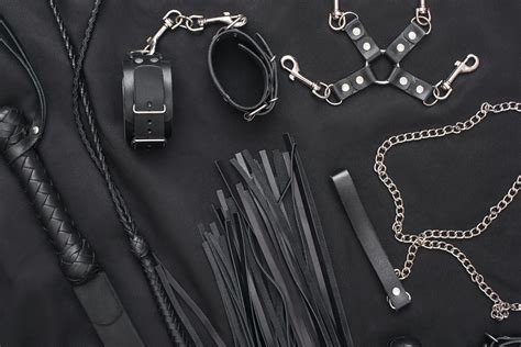 Exploring the Link Between Rubber Consumption Dreams and BDSM Imagery