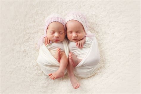 Exploring the Message of Fertility and Abundance in Dreams of Twin Infants