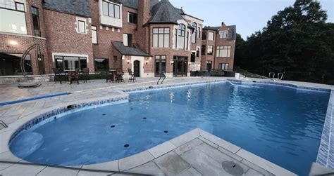 Exploring the Perfect Pool Shape and Size to Enhance Your Outdoor Environment