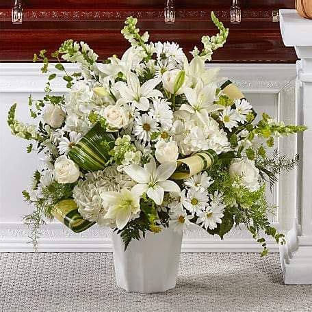 Exploring the Serenity and Tranquility of Ivory Rose Arrangements