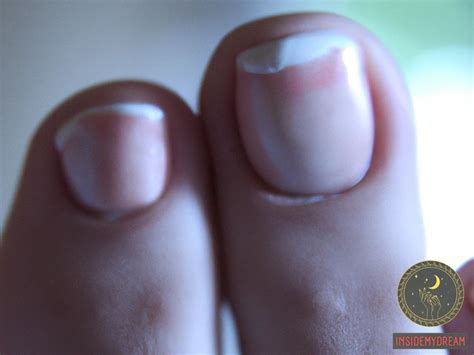 Exploring the Symbolism of Foot Toenails in Dreams