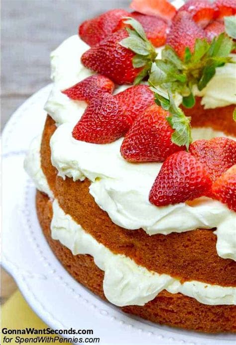 Exploring the Tempting World of Delectable Strawberry Cream Cake