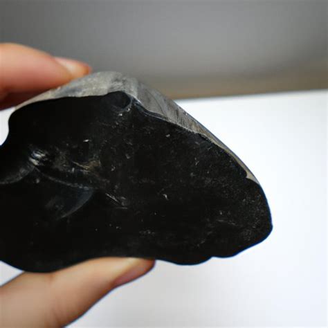 Exploring the Usage and Cultural Significance of Obsidian-Like Substance Throughout History