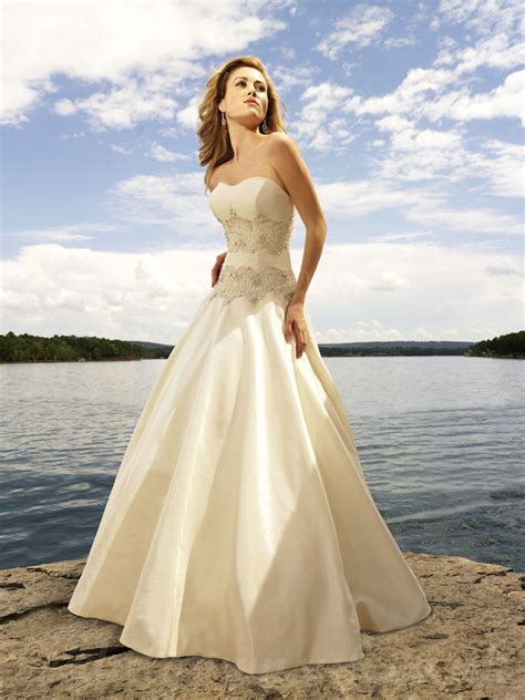 Expressing Your Individuality: Personalizing Your Ivory Bridal Gown