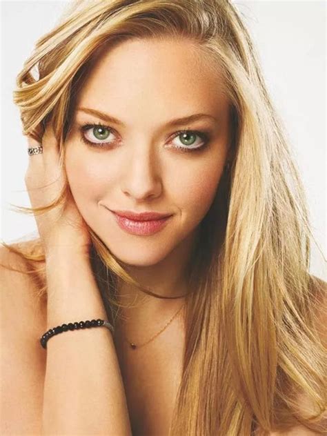 Famous celebrities with captivating green eyes