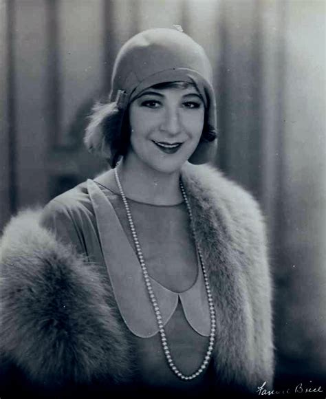 Fanny Brice's Figure and Body Measurements