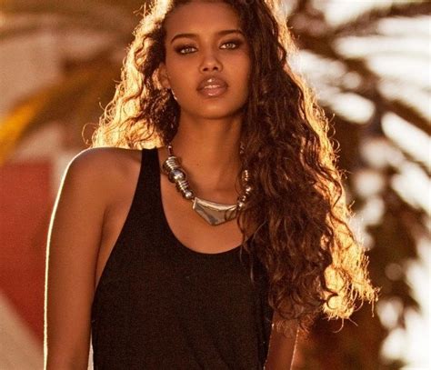 Fashion and Personal Style of Chrishell Stubbs