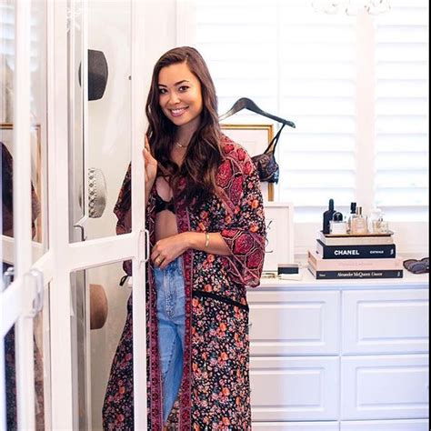 Fashionista Andie: A Peek Into Her Wardrobe