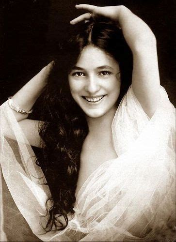 Financial Evaluation of Evelyn Nesbit