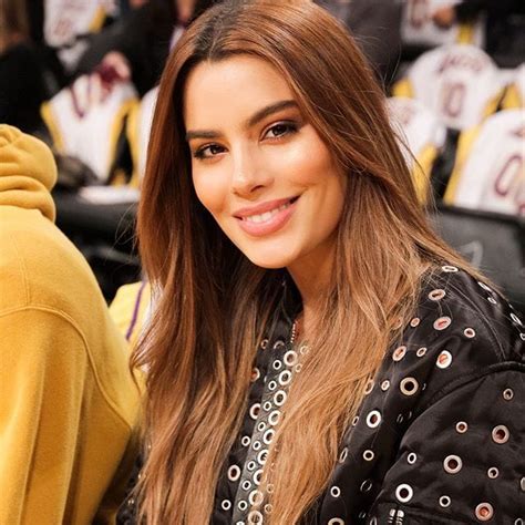 Financial Status and Income of Ariadna Gutierrez