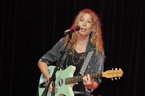 Find out Juice Newton's Net Worth