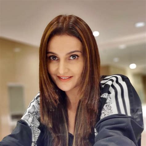 Find out Monica Bedi's height measurement