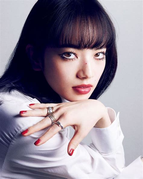 Finding out the stature of Nana Komatsu