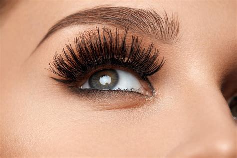 Finding the Ideal False Eyelashes for Your Eye Shape