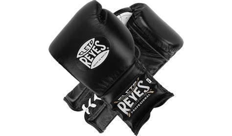 Finding the Perfect Pair: A Guide to Selecting the Right Boxing Gloves