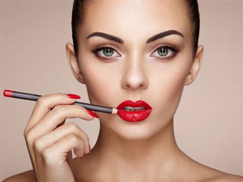 Fix It and Forget It: Proven Techniques for Long-lasting Makeup Looks