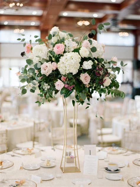 Floral Decor: Unique Concepts for Breathtaking Centerpieces and Bouquets