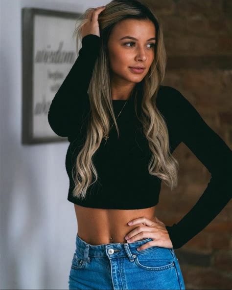 Franceska Fournier's Financial Status and Income