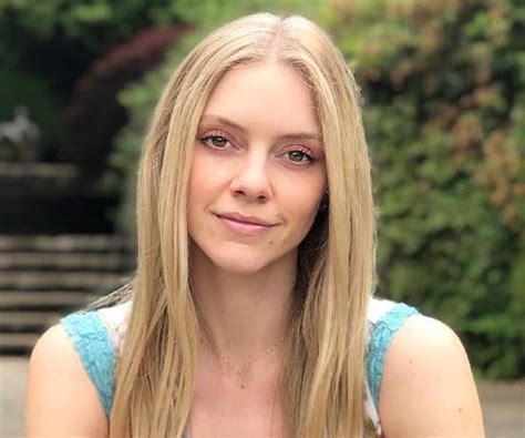 Fun Facts and Trivia About Elle Evans