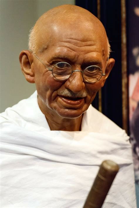 Gandhi's physical appearance and stature