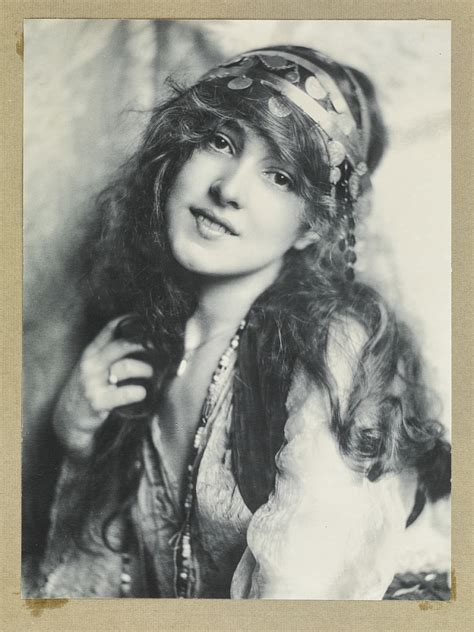 Get to Know Evelyn Nesbit