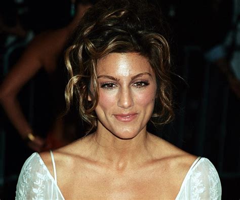 Get to Know Jennifer Esposito