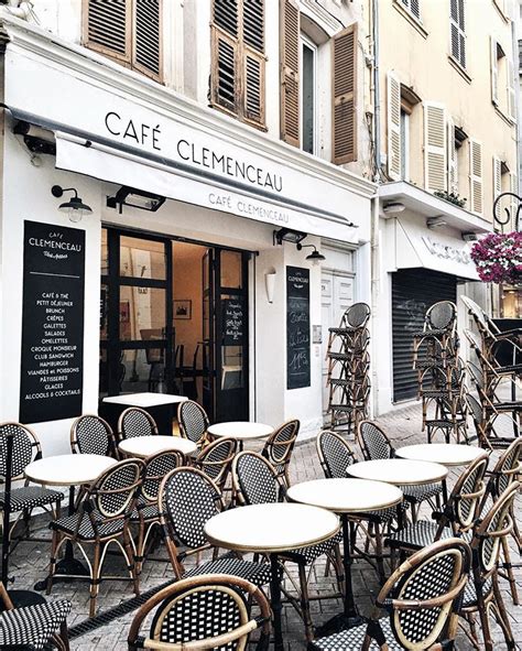 Getting Creative: Art and Decor Ideas for a Charming Café Experience