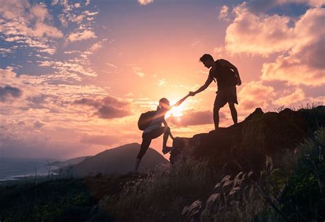 Giving Back: The Power of Acts of Kindness in Boosting Your Achievement