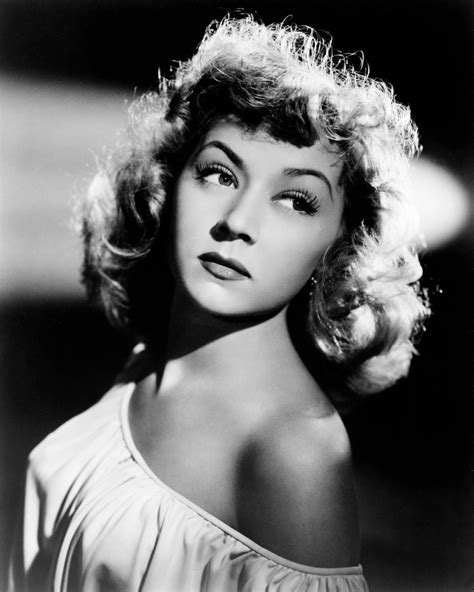 Gloria Grahame Height and Figure