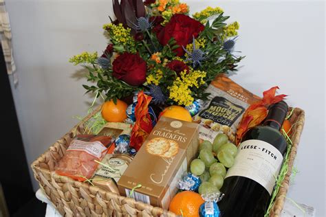 Gourmet Food and Wine Hampers: