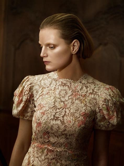 Guinevere Van Seenus' Unique Modeling Style