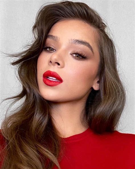 Hailee Steinfeld's Social Media Presence