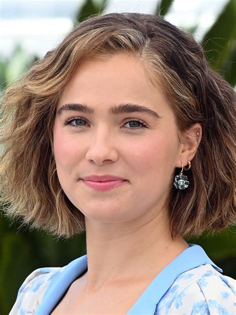 Haley Lu Richardson: Early Life and Education