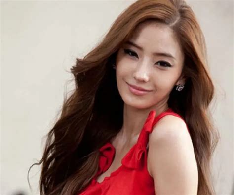 Han Chae Young: Early Life and Childhood