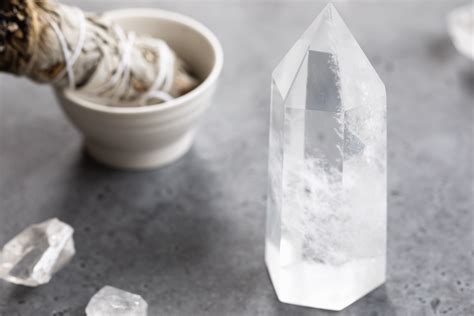 Harnessing the Curative Potential of Translucent Quartz Gemstone