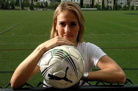 Heather Mitts: A Concise History