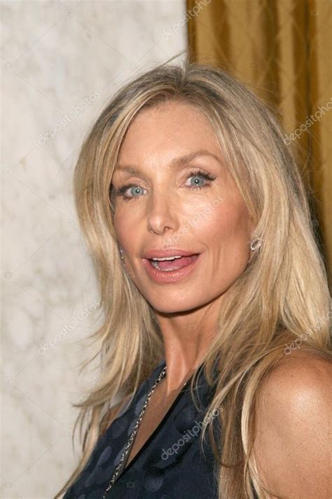 Heather Thomas: Early Life and Family