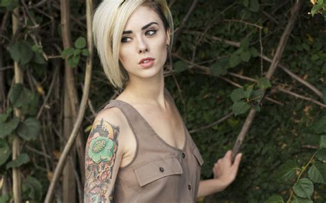 How Old is Alysha Nett?