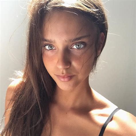 How Old is Neta Alchimister?