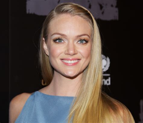 How many years has Lindsay Ellingson lived on this earth?