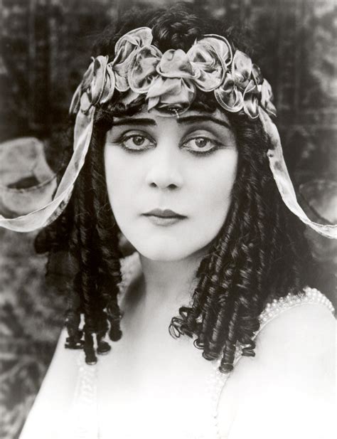 Impact of Theda Bara on Hollywood