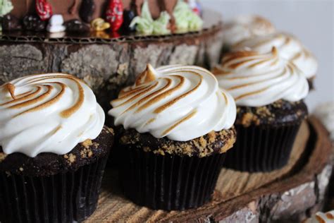 Indulge in Unique Cupcake Flavors and Combinations