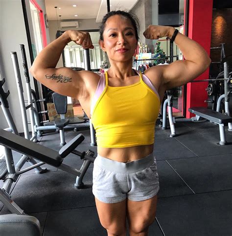 Inez's Striking Figure and Physique